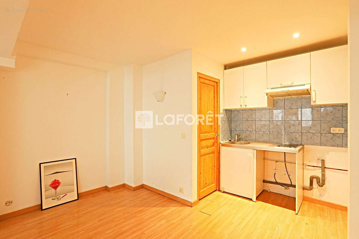 Appartement à PARIS-14E