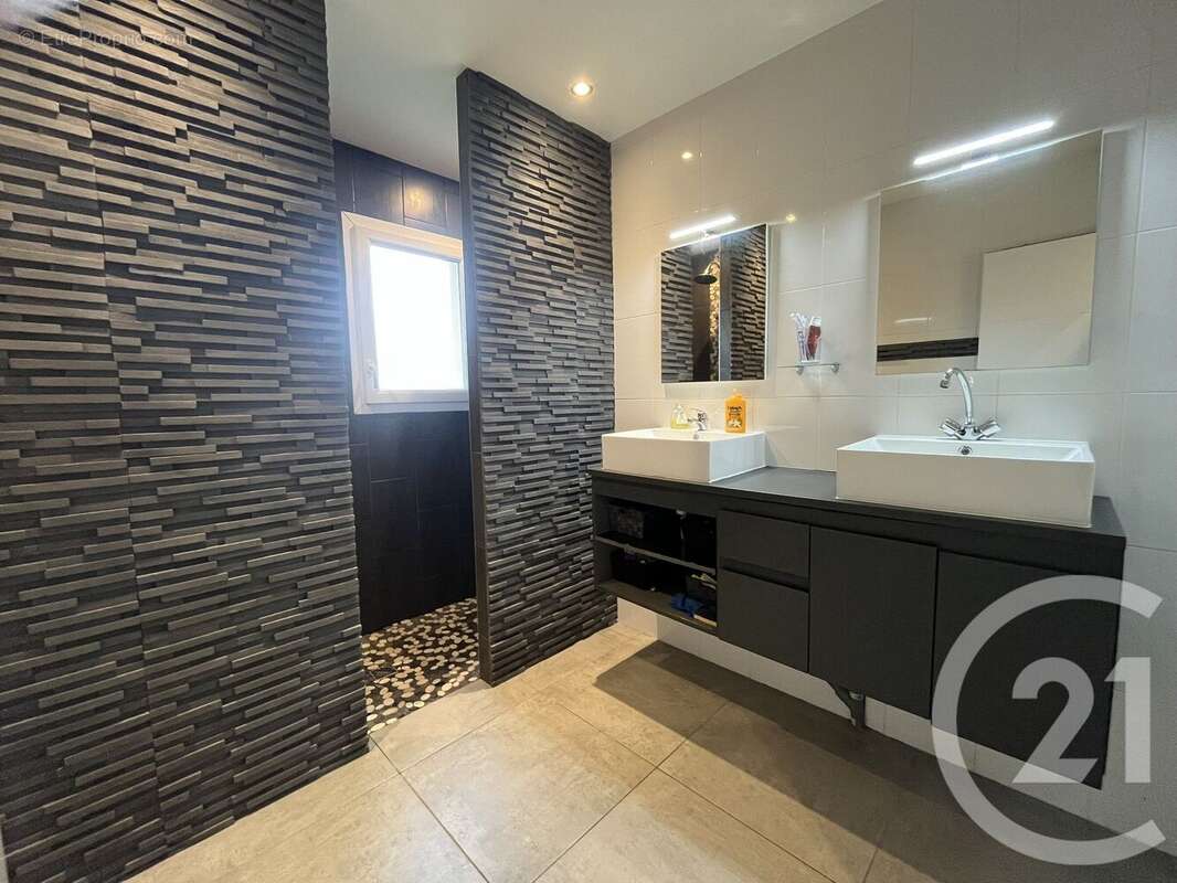 Maison à SAINT-ANDRE-DE-CUBZAC