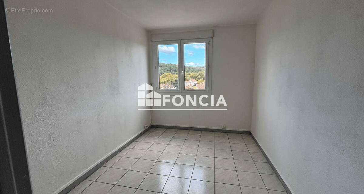 SAINT-NAZAIRE – T3 traversant 47 m² – Balcon – Cave - photo 3
