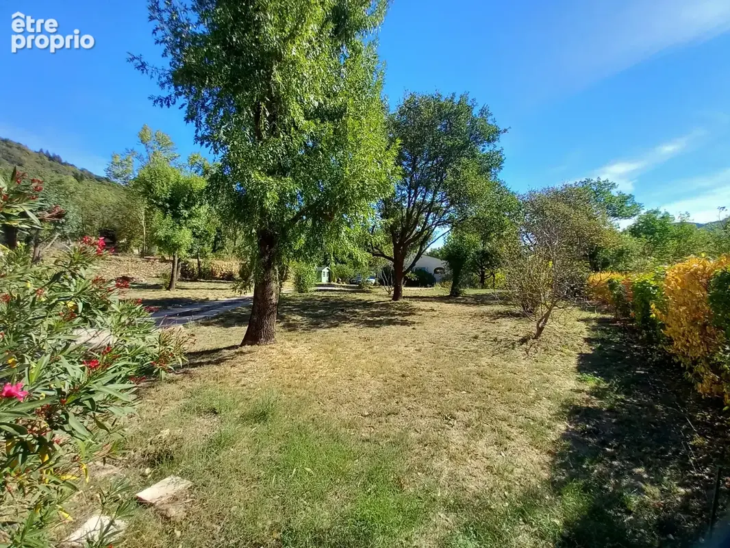 Superbe villa plain pied avec piscine sur 4000M2 arborés. - photo 58