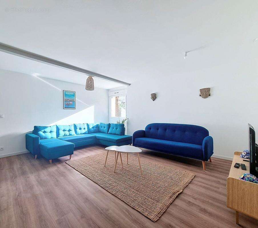 Ensemble immobilier de 366 m2, polyvalent et exceptionnel, jardin de 300 m2. Proche du centre d'Angers, ce bie - photo 14