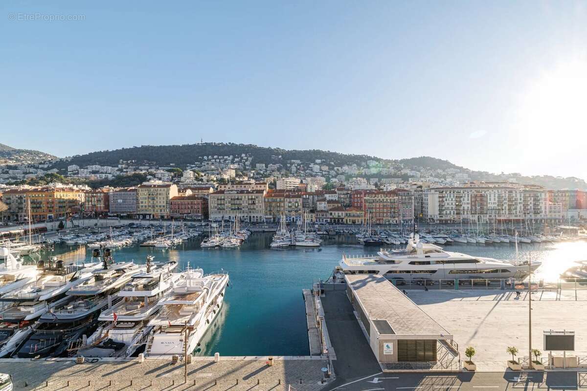 Nice Port – Dernier étage – 3 pièces avec terrasses, vue panoramique - photo 3