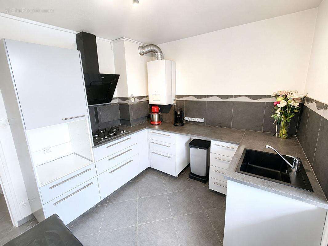 Appartement à SAINT-MARTIN-D'HERES