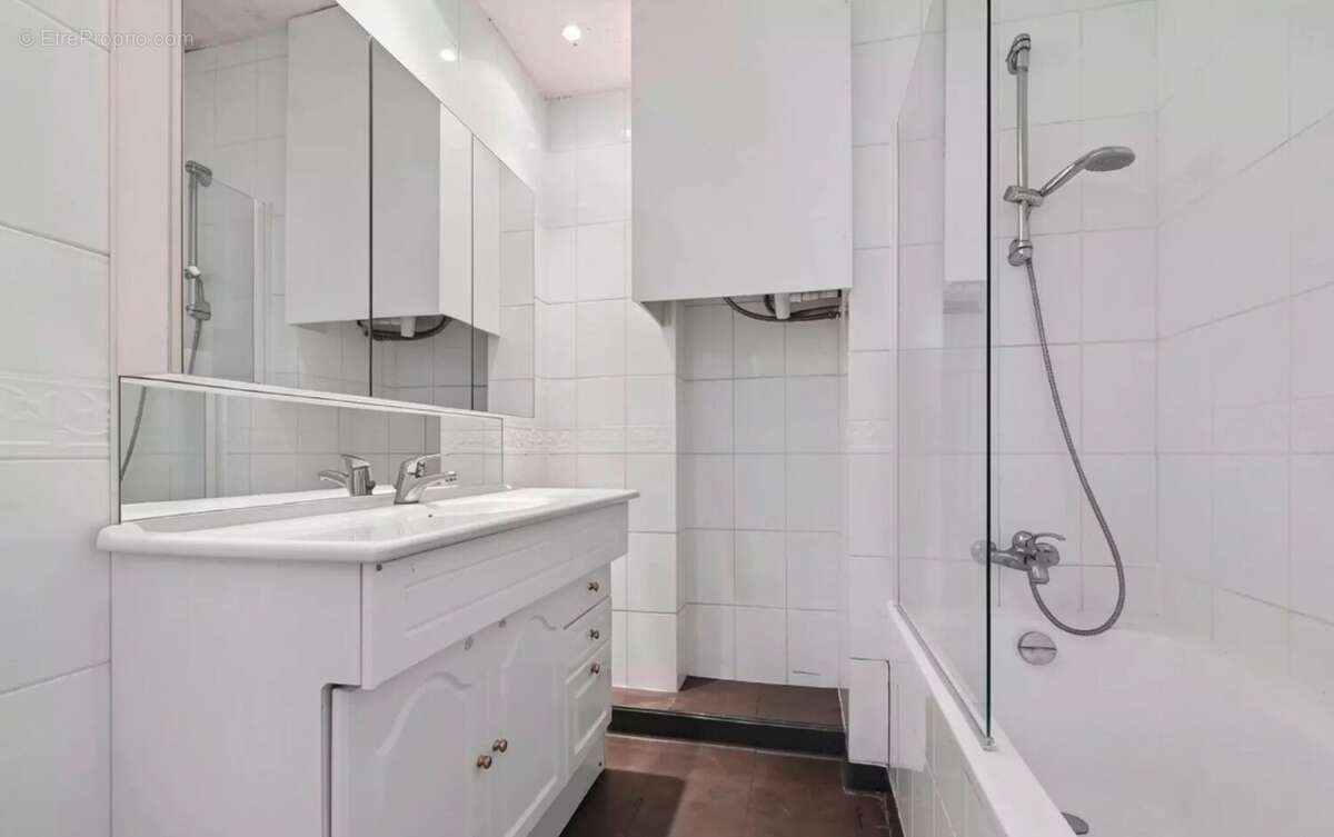 Appartement à NEUILLY-SUR-SEINE