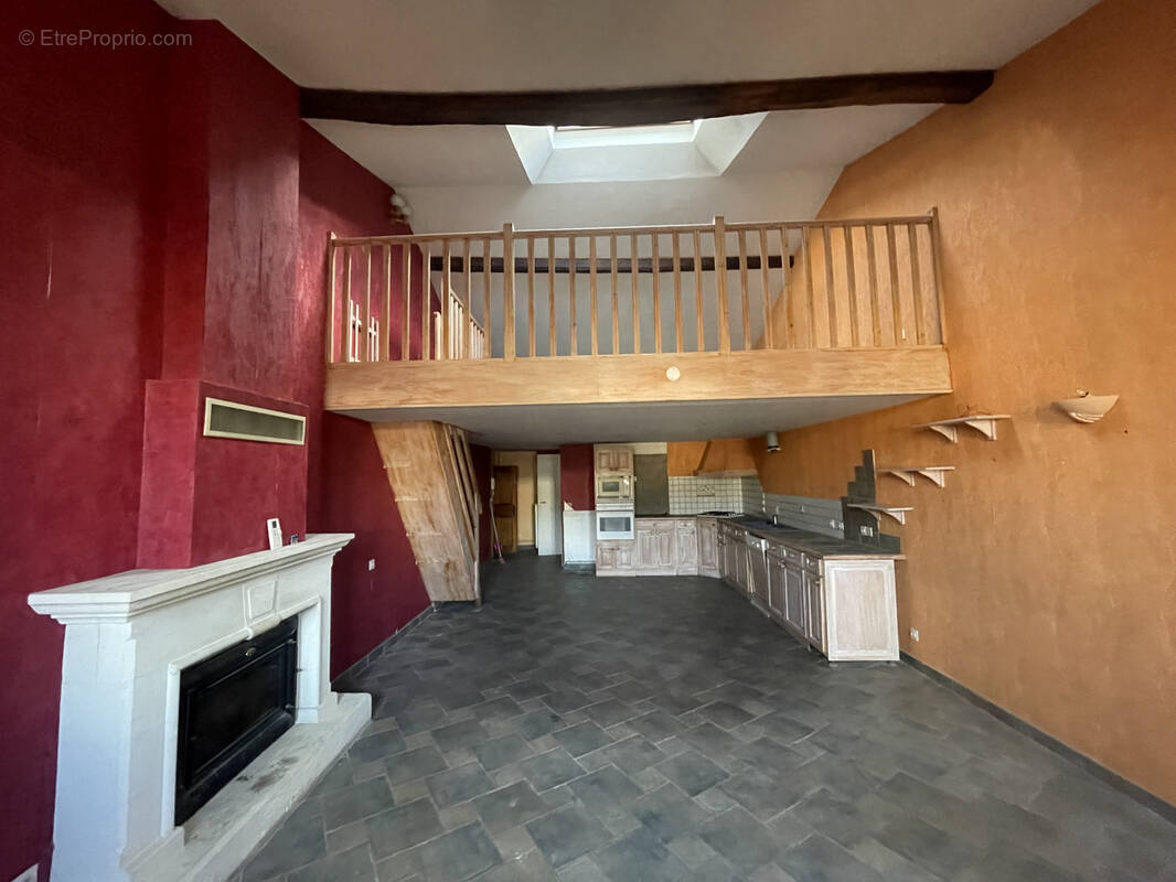 Appartement à L'ARBRESLE