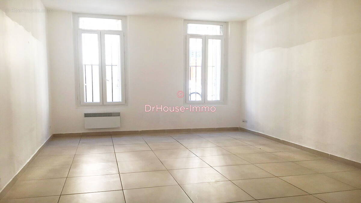 Appartement à MARSEILLE-1E