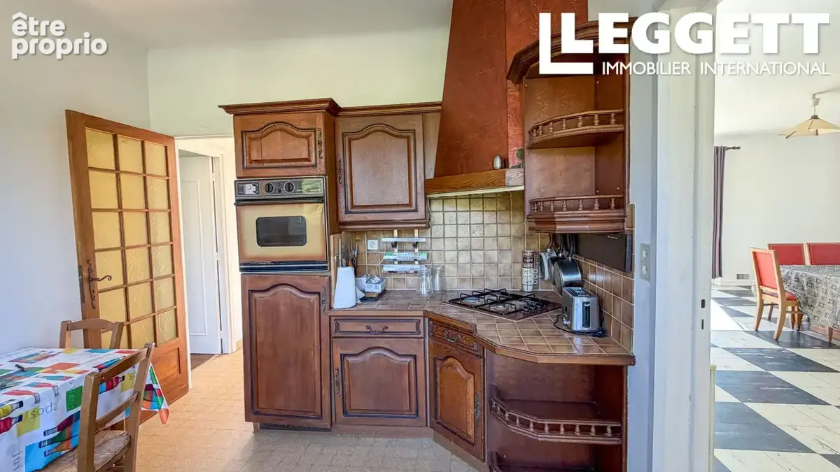 Dans village Nord du Lot - Maison de plain pied, 2 chambres, beau jardin, terrasse - photo 6