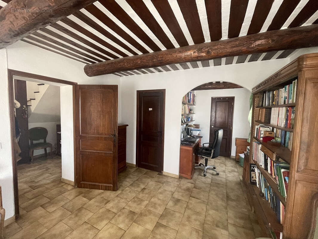 Vaison / villa 6 pieces / piscine / terrain 10.600m2 / garage / vue - photo 16