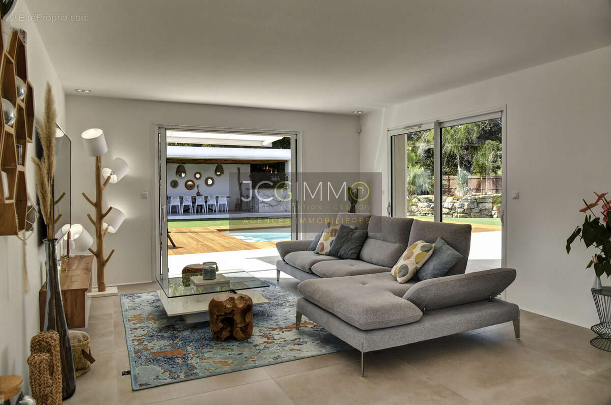Maison à HYERES