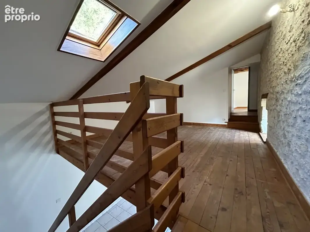 Maison de ville ancienne rénovée avec cachet et dépendance - photo 6