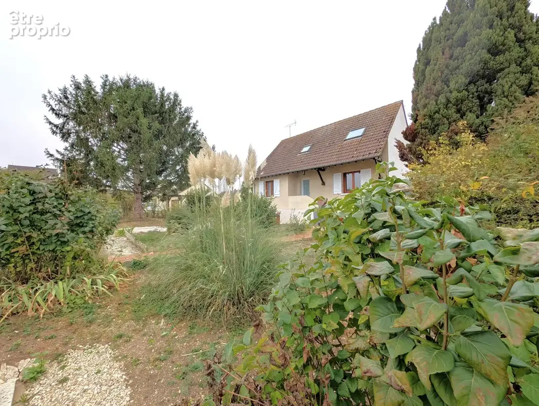 Maison à CHASSY