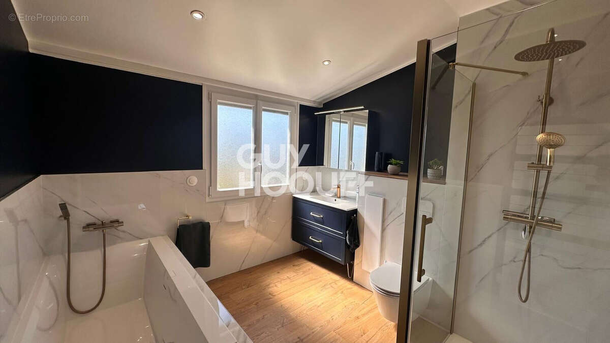 Maison à CHOISY-AU-BAC