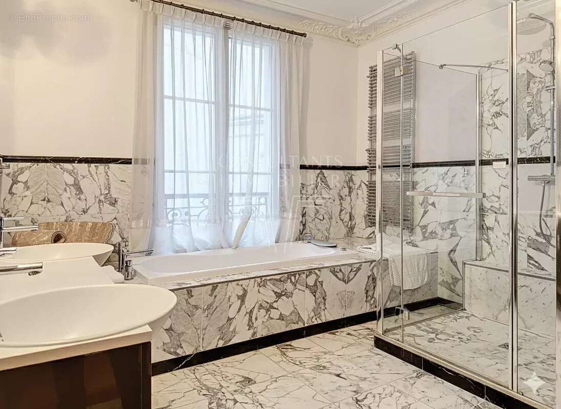 Appartement à PARIS-6E