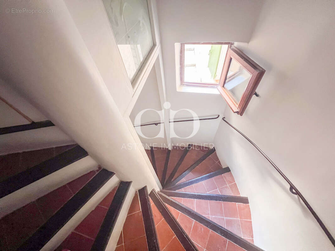 Appartement à LA CADIERE-D'AZUR