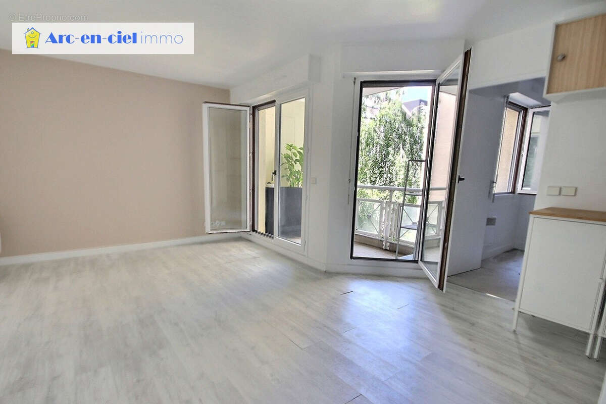 Appartement à PARIS-11E