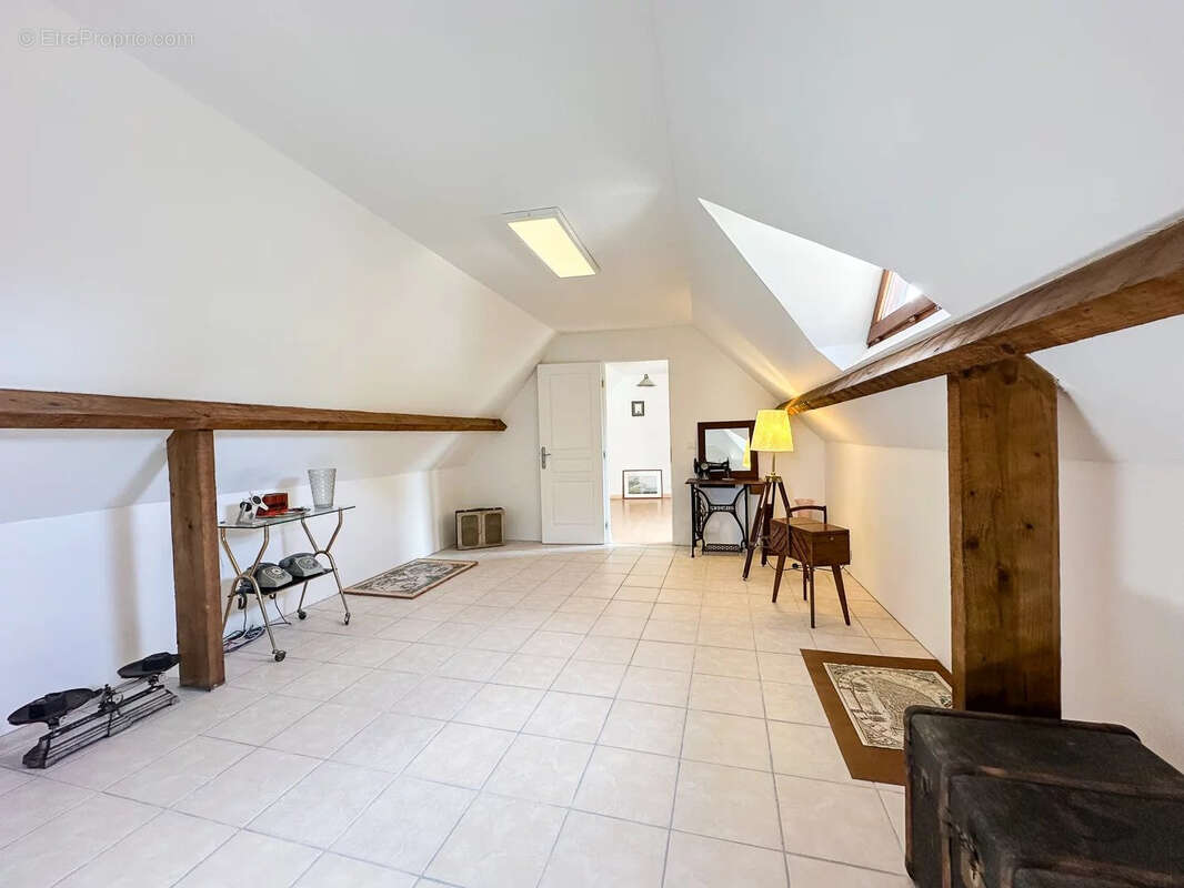 Maison à NEAUPHLE-LE-CHATEAU