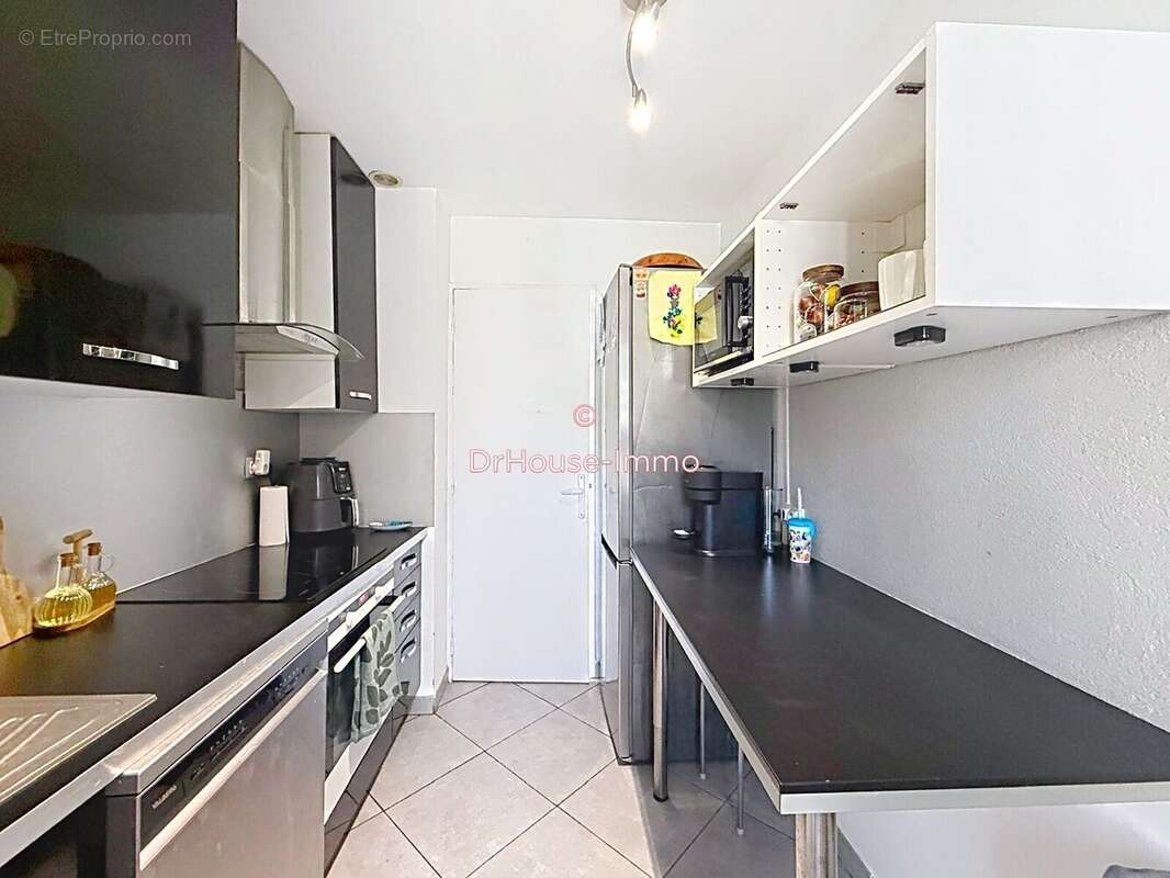 Appartement 66 m² à Vitrolles  - photo 5