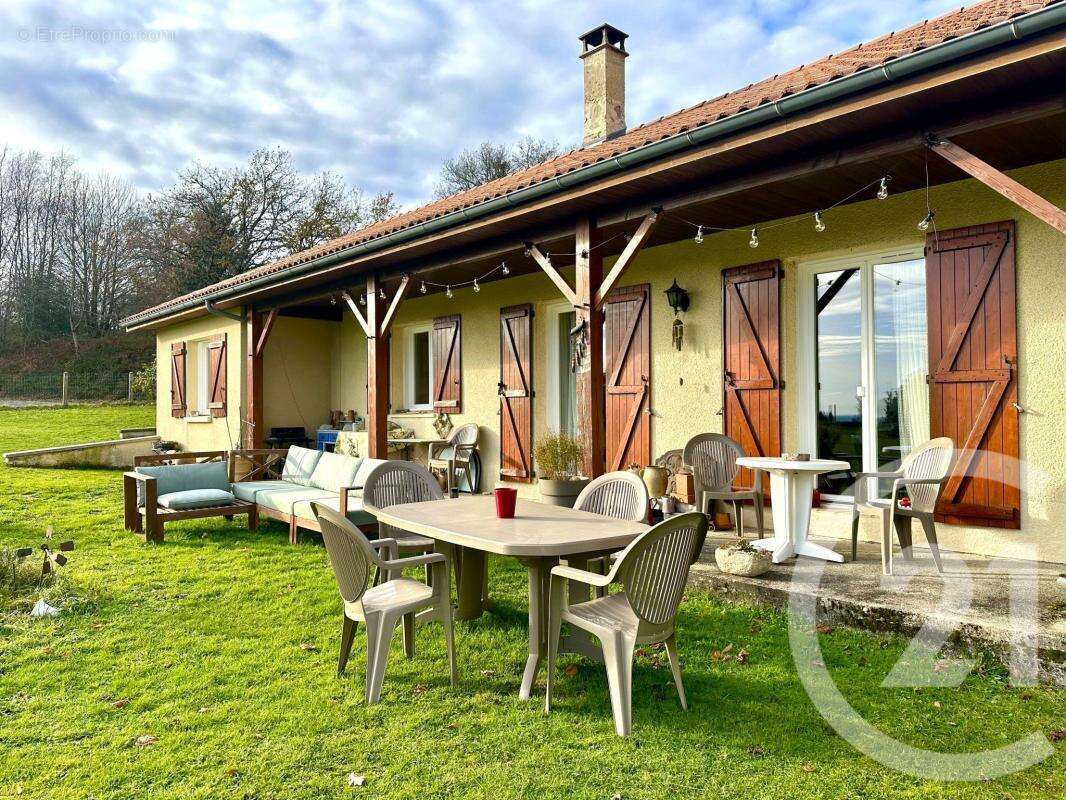 Maison à SAINT-LEGER-LA-MONTAGNE