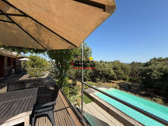 Maison 320 m² à Grignan  - photo 2