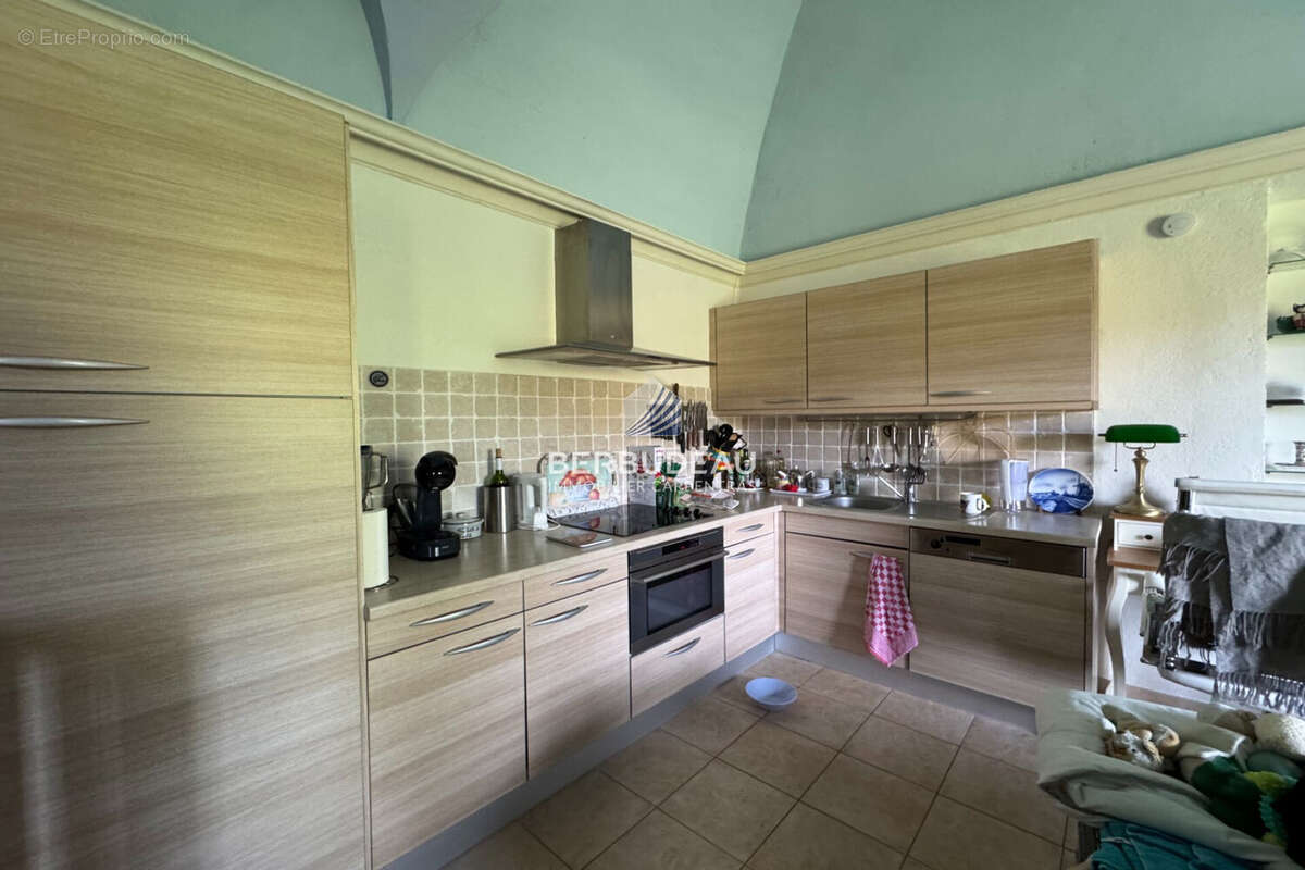 Appartement à MONTBRUN-LES-BAINS