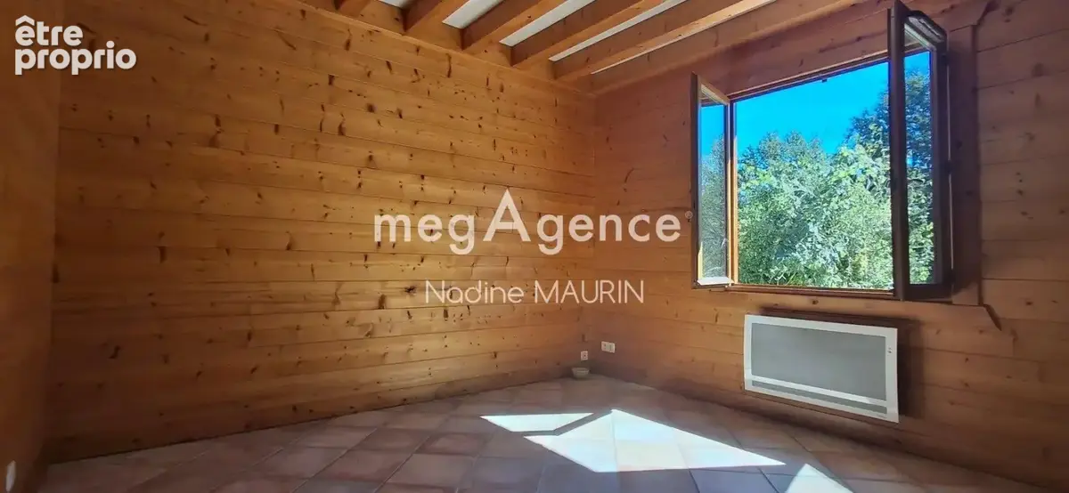 Chalet en bois de 138 m² de 4 chambres sur un terrainde 73862m² - photo 6