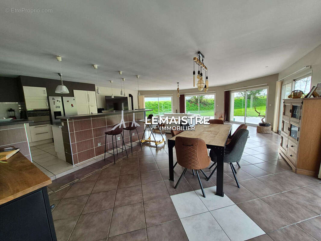 Maison à SAINT-ROMAIN-DE-COLBOSC