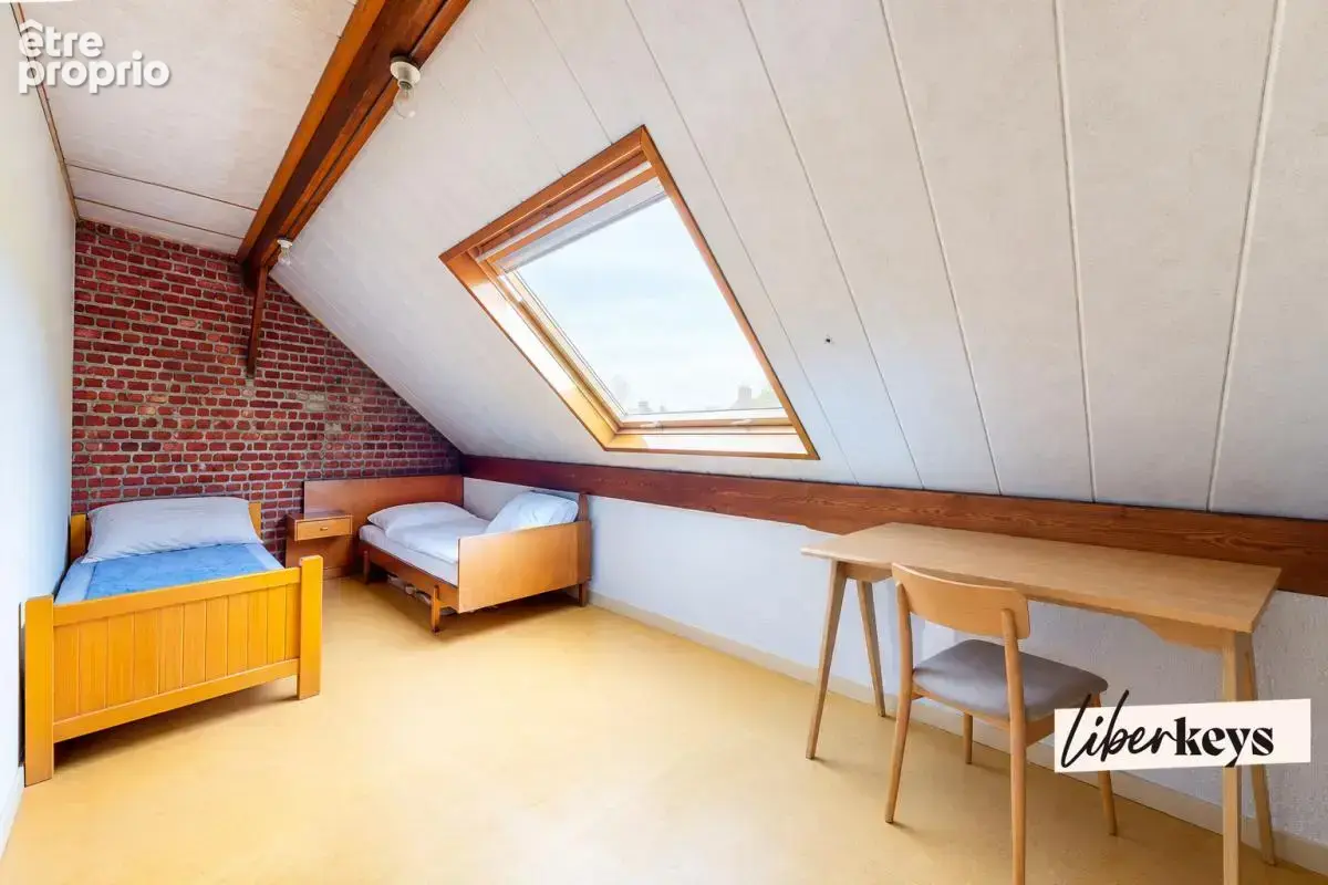 Maison de 120m² avec 4 chambres, jardin, garage, et cave - photo 10