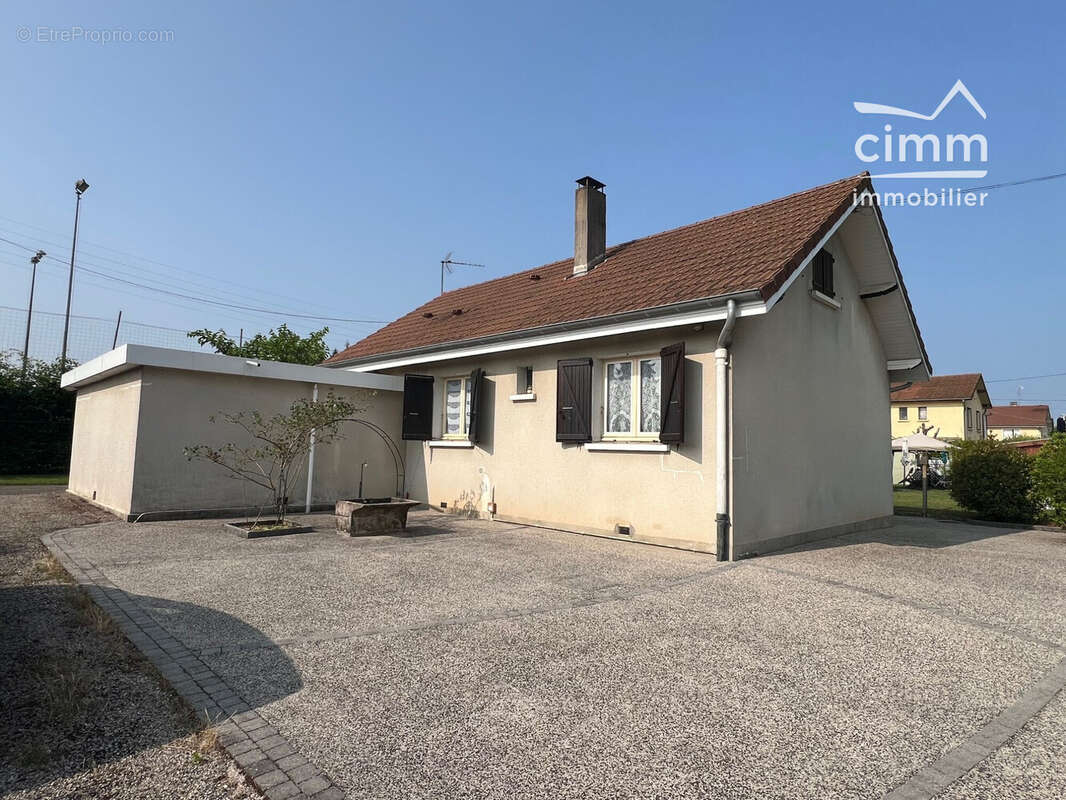 Maison à SAINT-SIMEON-DE-BRESSIEUX