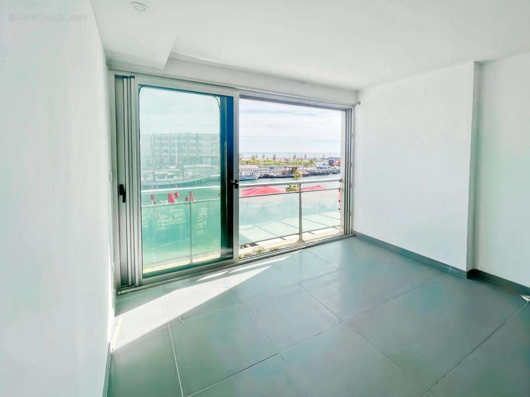 Appartement à MAUGUIO