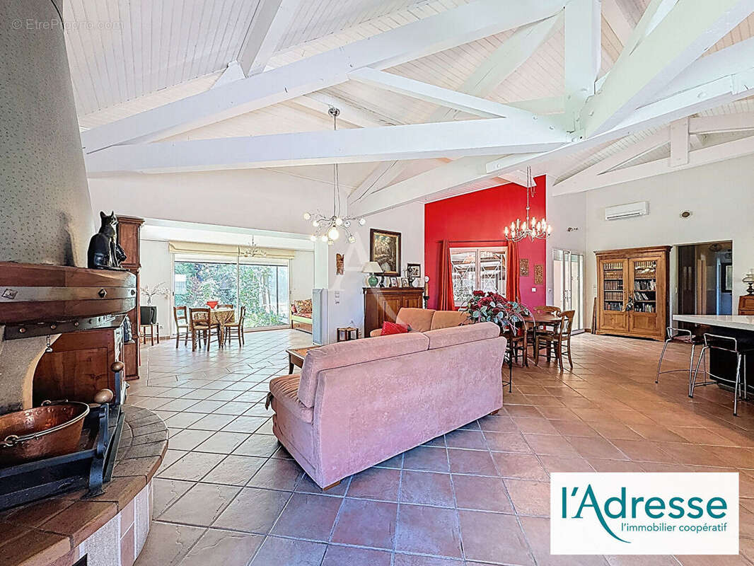 Maison à BRUGUIERES