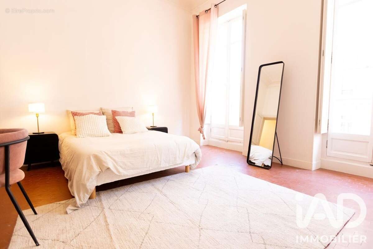 Appartement 176 m² à Marseille-1e  - photo 6