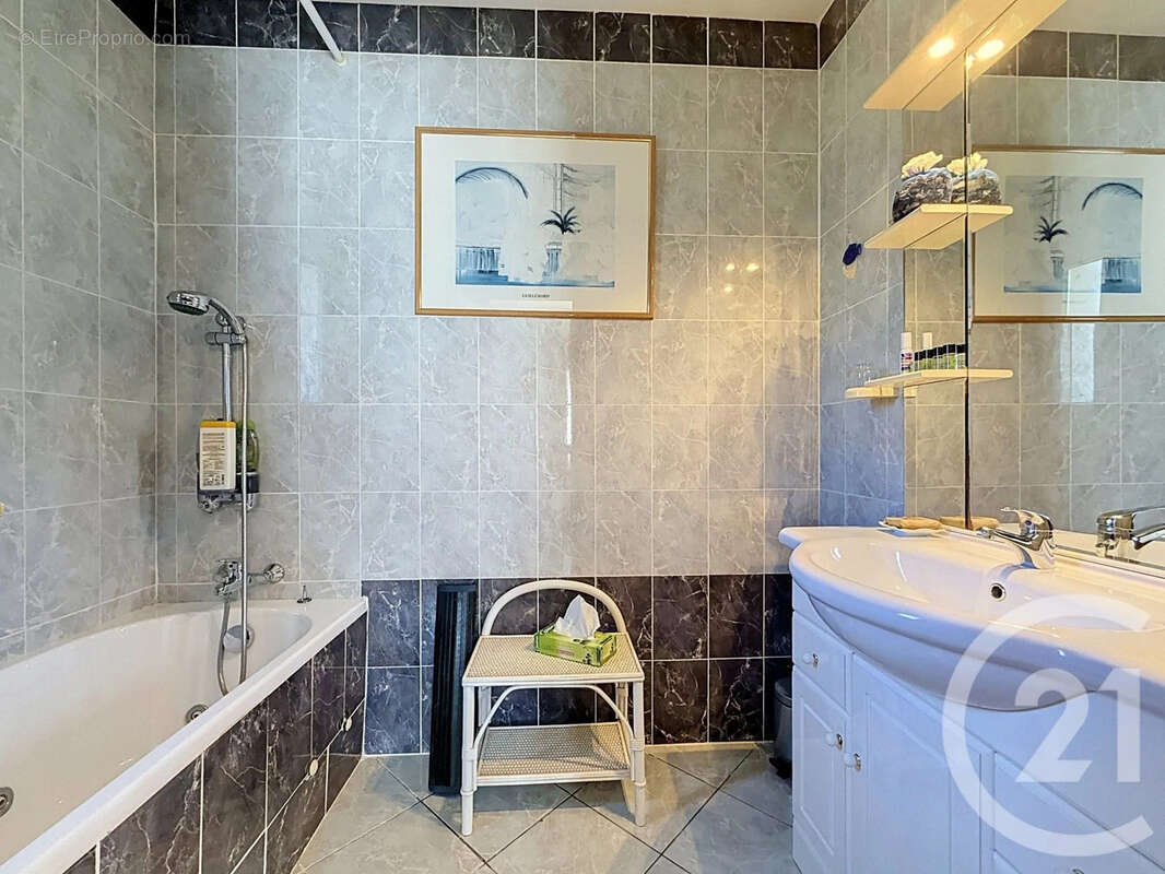 Maison 155 m² à Santa-Lucia-Di-Moriani  - photo 11