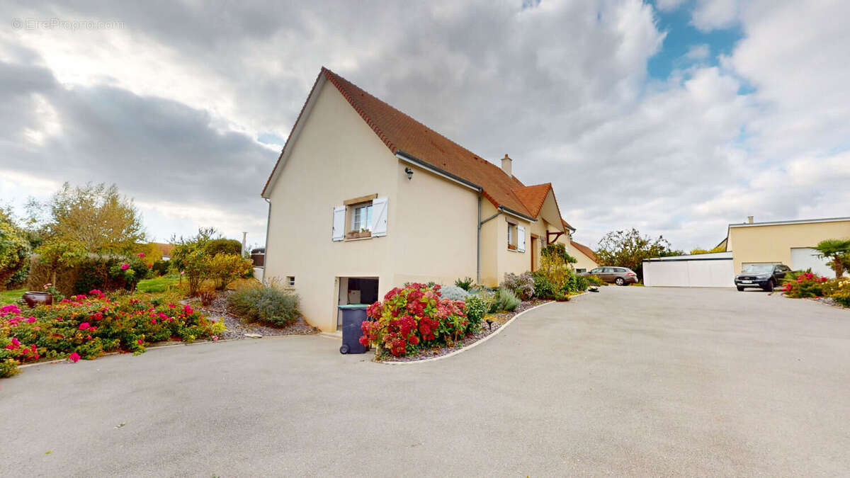 Maison à FRENOUVILLE