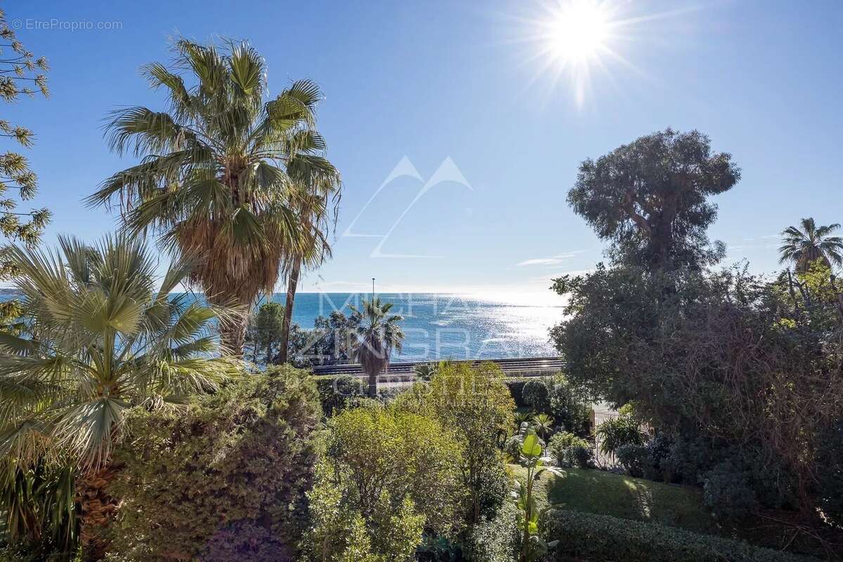 Appartement à VALLAURIS