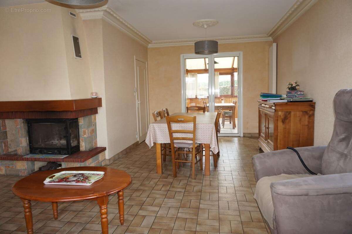 Maison à SAINT-LAURENT-SUR-SEVRE