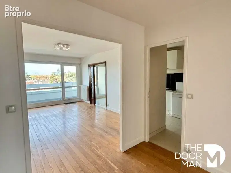 Appartement à LES ESSARTS-LE-ROI