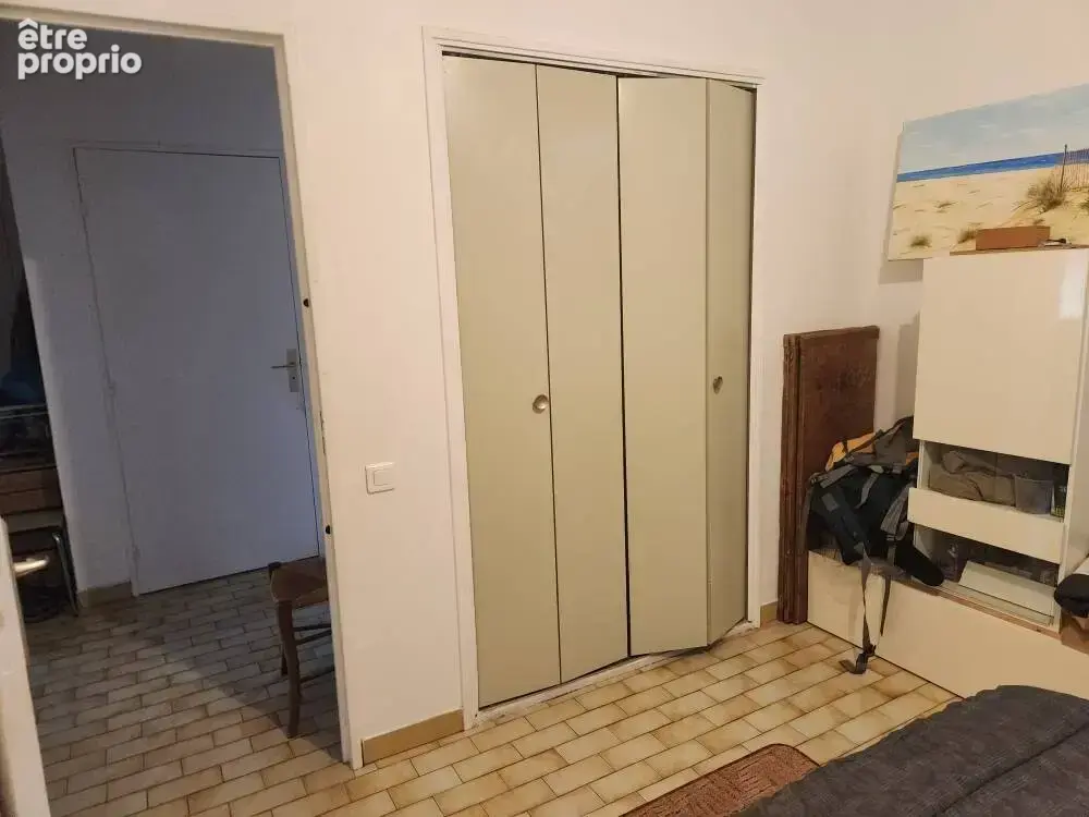 Maison de plain pied, mitoyenne par le garage, à St Etienne les Orgues - photo 8
