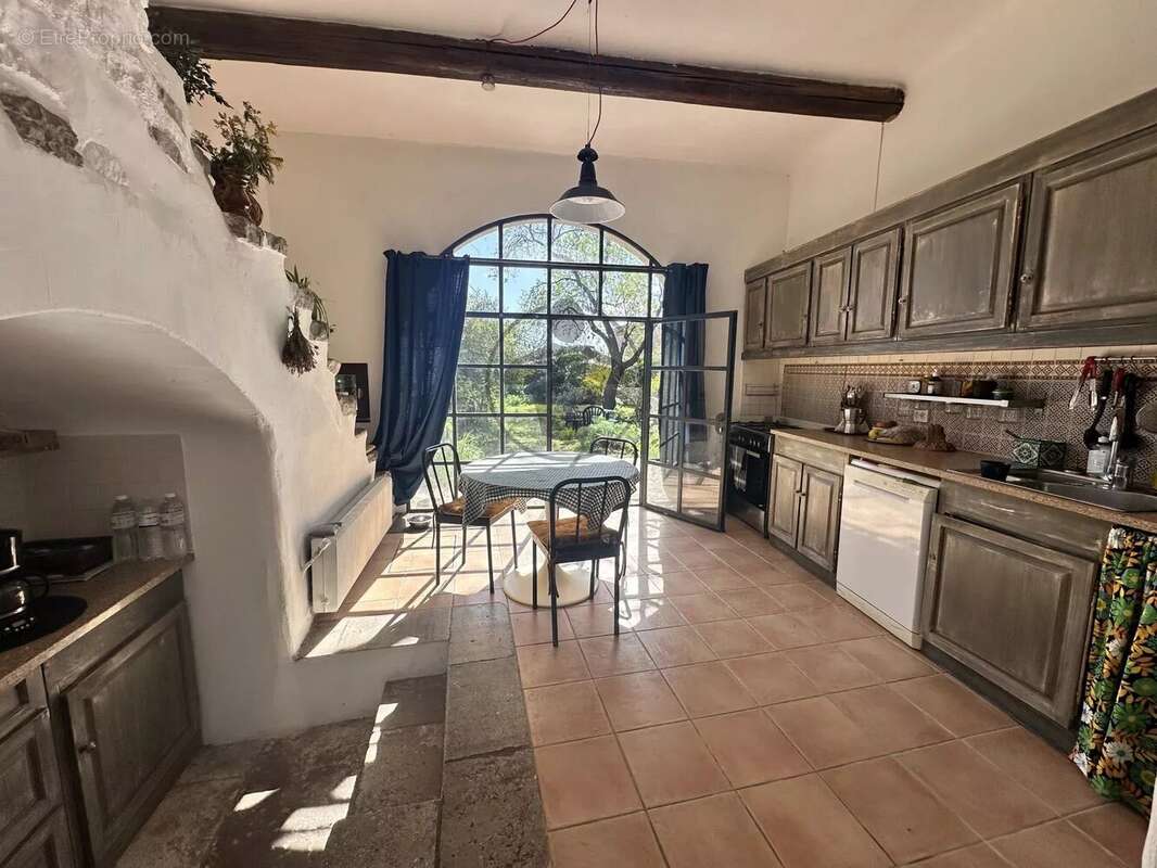 Maison à VIOLS-LE-FORT