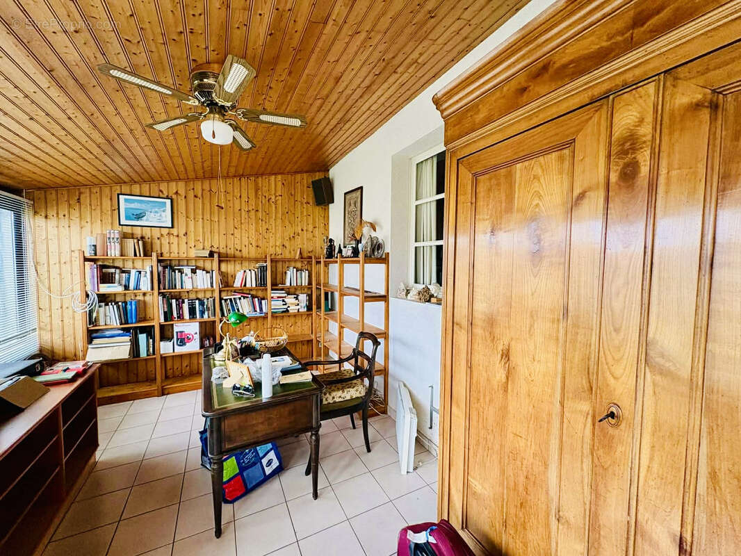RARE sur le secteur ! Plain-pied centre bourg de SAINT HILAIRE DE LOULAY - photo 4