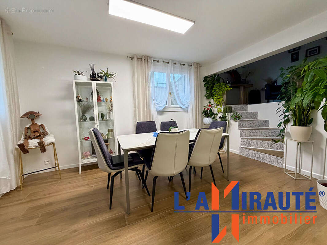 Maison à SARTROUVILLE