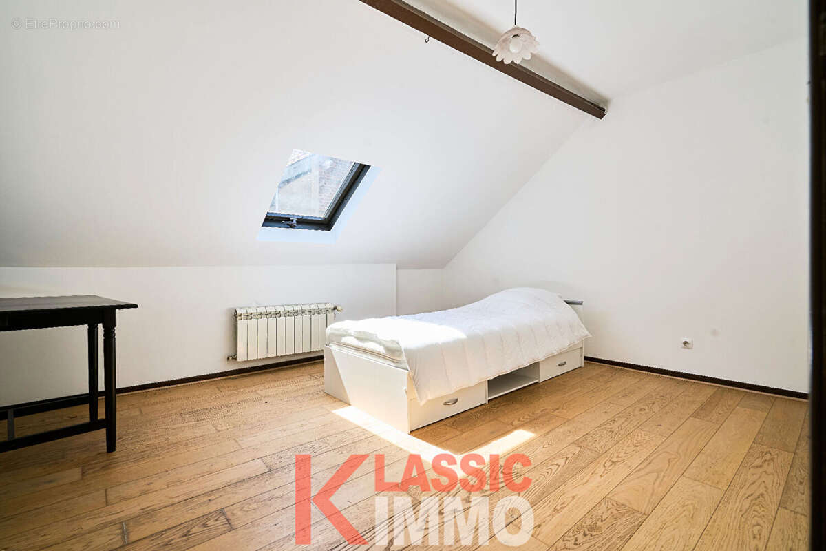 Maison 4 chambres avec un extérieur et garage 10 m² - photo 10