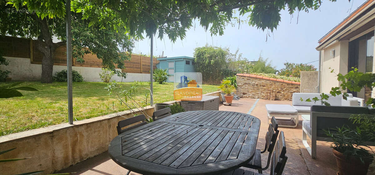 La montagne, en plein bourg, maison en pierre 4 chambres, terrain 345 m² - photo 9