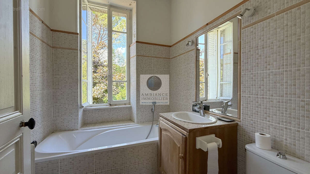 Maison à LES OLLIERES-SUR-EYRIEUX