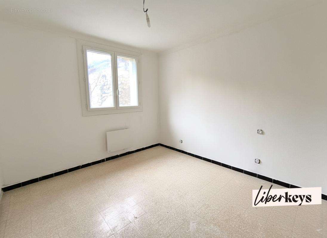 Appartement à CAUMONT-SUR-DURANCE