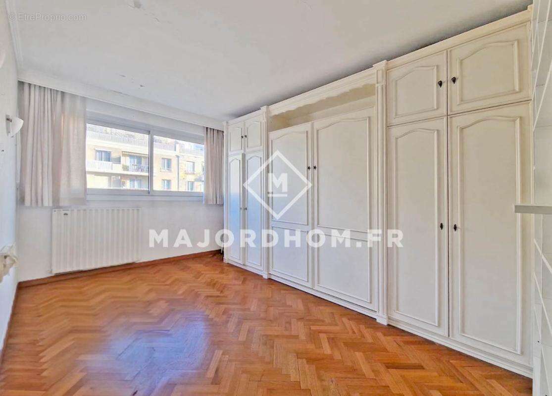 Appartement à MARSEILLE-5E