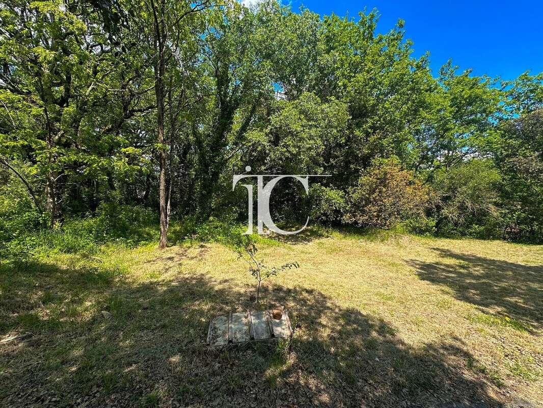 Terrain à MOLIERES-SUR-CEZE