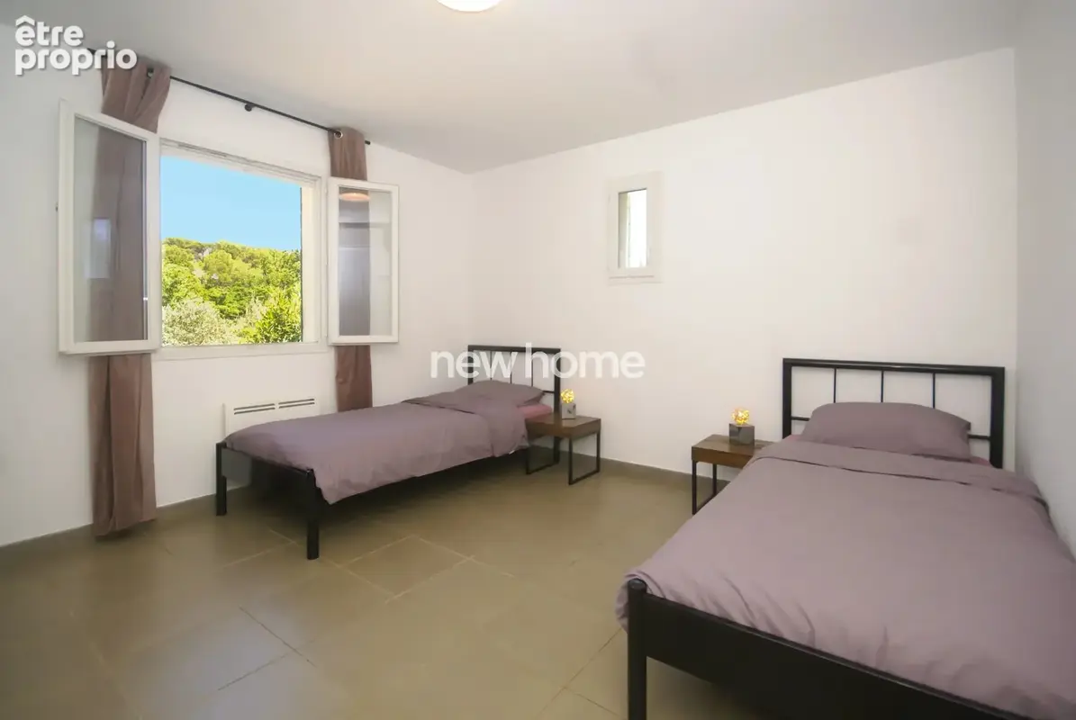 Villa de plain-pied avec piscine et vaste terrain - photo 19
