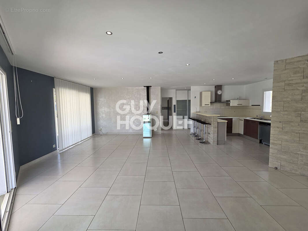 Maison à YGOS-SAINT-SATURNIN