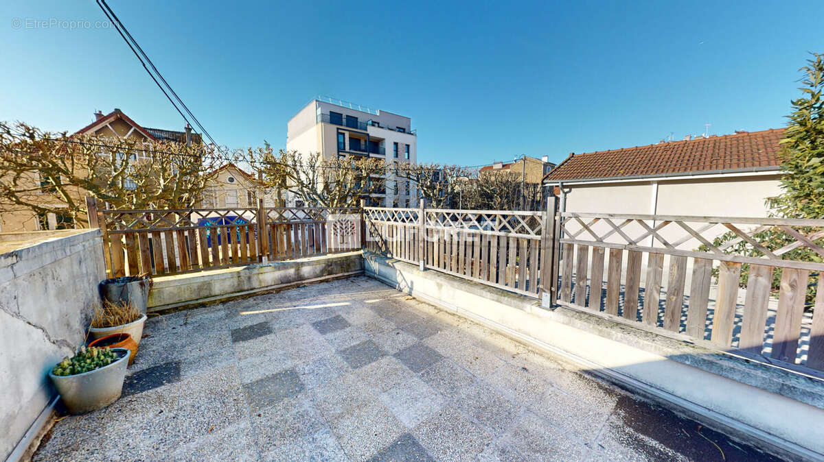 Maison à LE PERREUX-SUR-MARNE