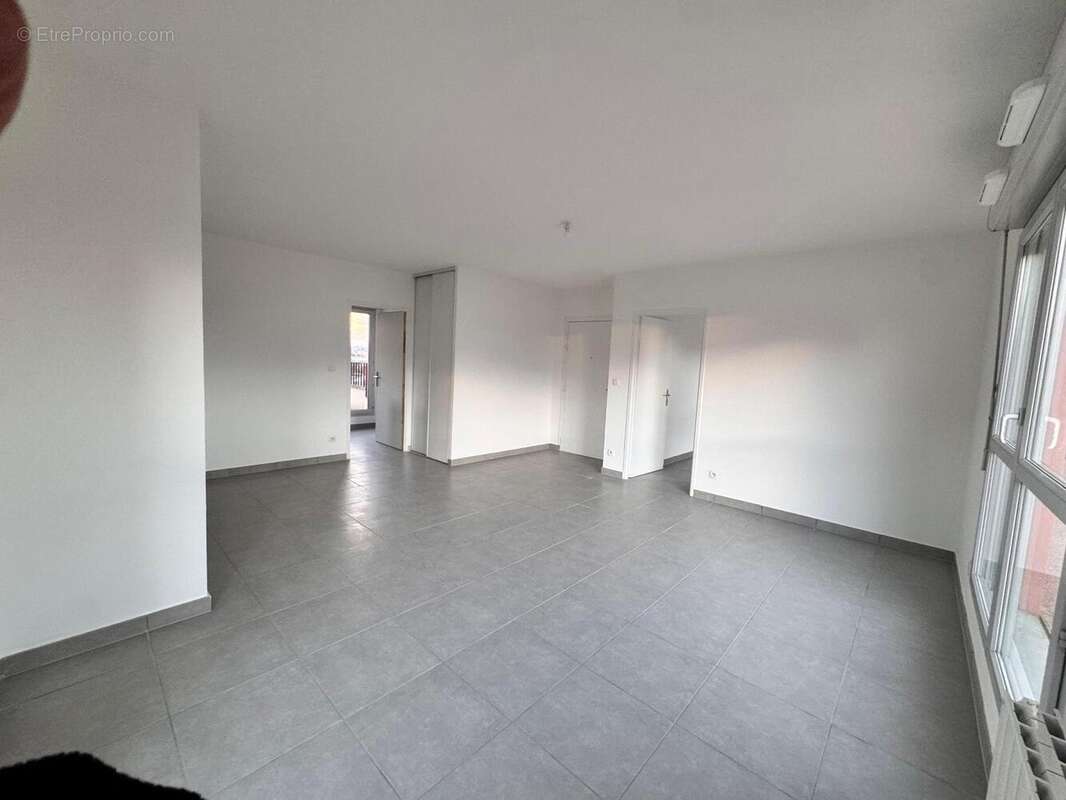   - Appartement à VILLEFRANCHE-SUR-SAONE